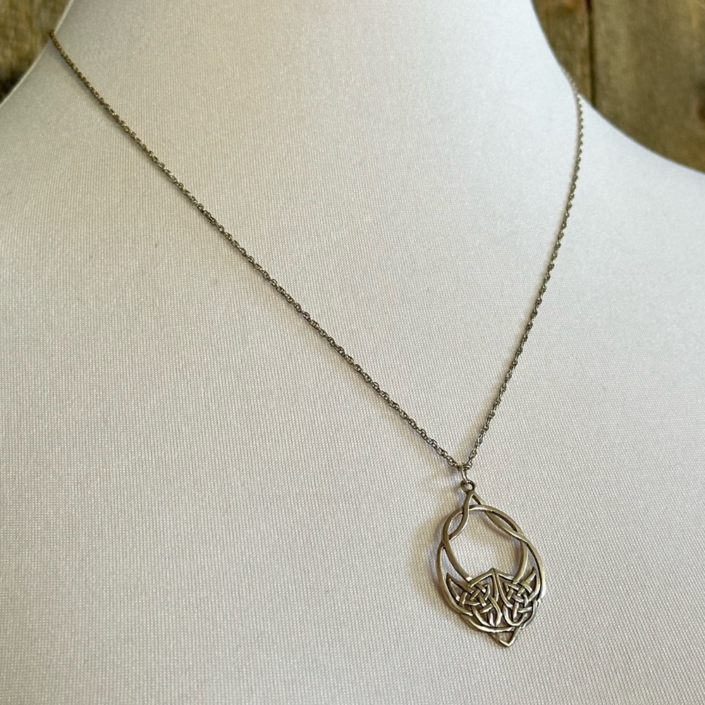 Vintage 925 Sterling Silver Irish Celtic Knot Pendant Necklace 21” Chain
